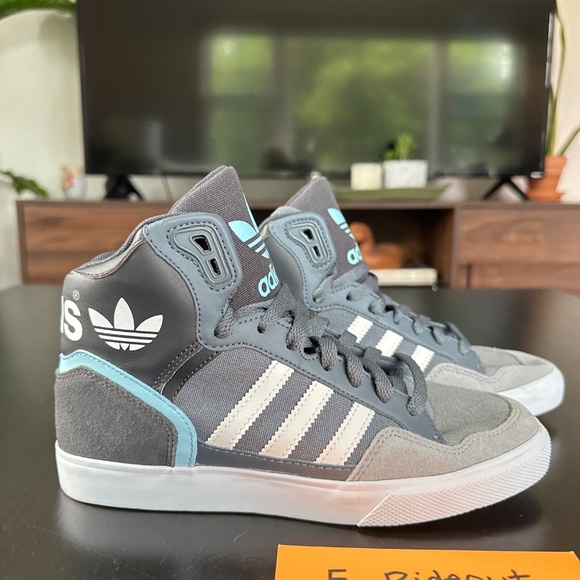 Size 6.5 Adidas Hightops - Picture 2 of 6